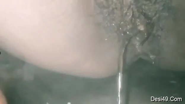 Today Exclusive- Desi Village Girl Showing Her Boobs And Pussy 1