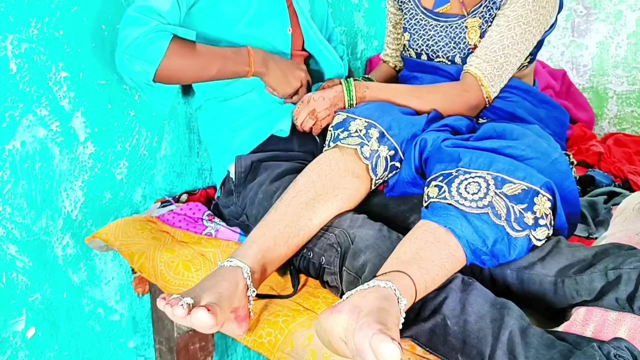 Devar Bhabhi - Stepsister-in-laws Big Discount Was Left By The Stepsister-in-law