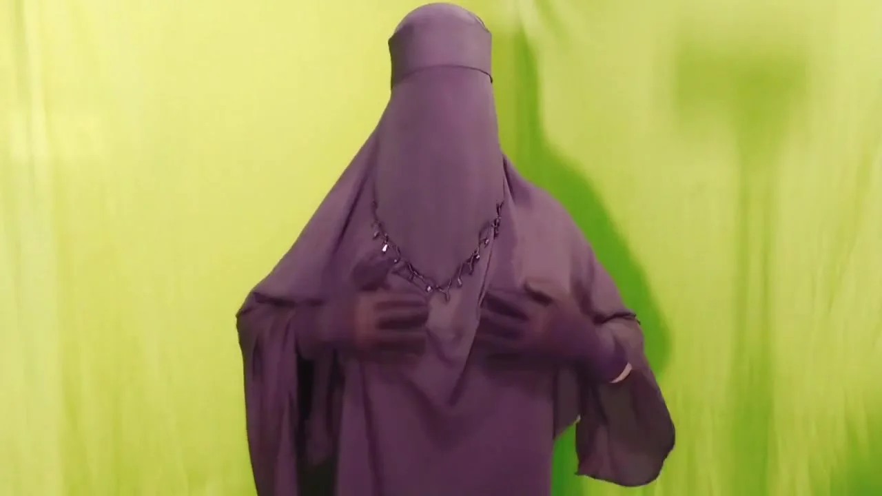 Bangladeshi Beautiful Housewife Spending The Night With Neighbor