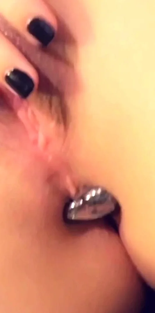 Amateur Webcam Anal Masturbation