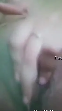 Today Exclusive- Cute Desi Chick Shows Her Nude Body 1