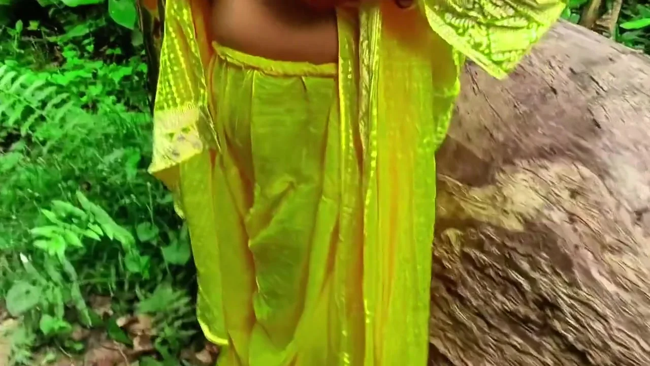 Jungles Sex With The Beautiful Housewife Off The Village