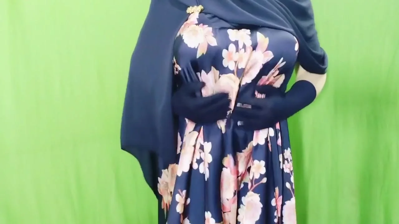 Indian Beautiful Village Housewife Having Sex In The Room - Clear Hindi Audio