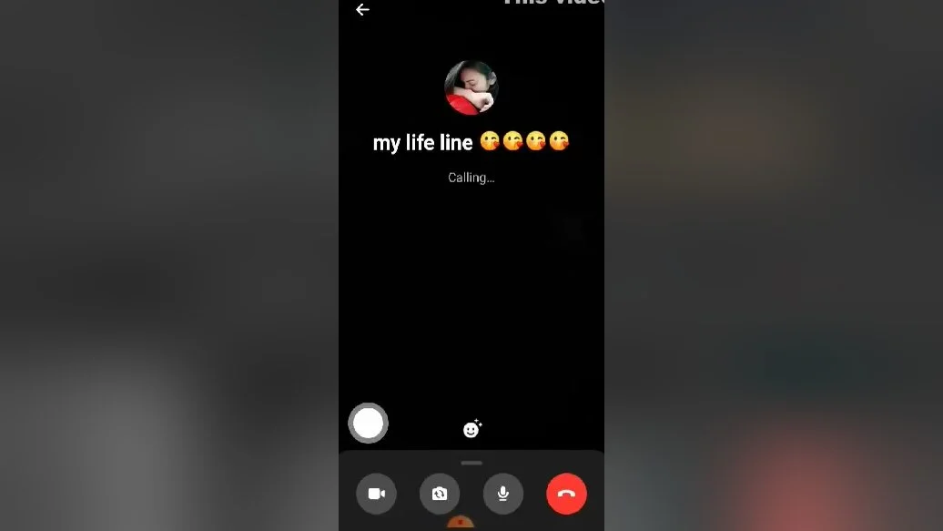 Today Exclusive-shy Desi Girl Showing Her Boobs On Video Call 2