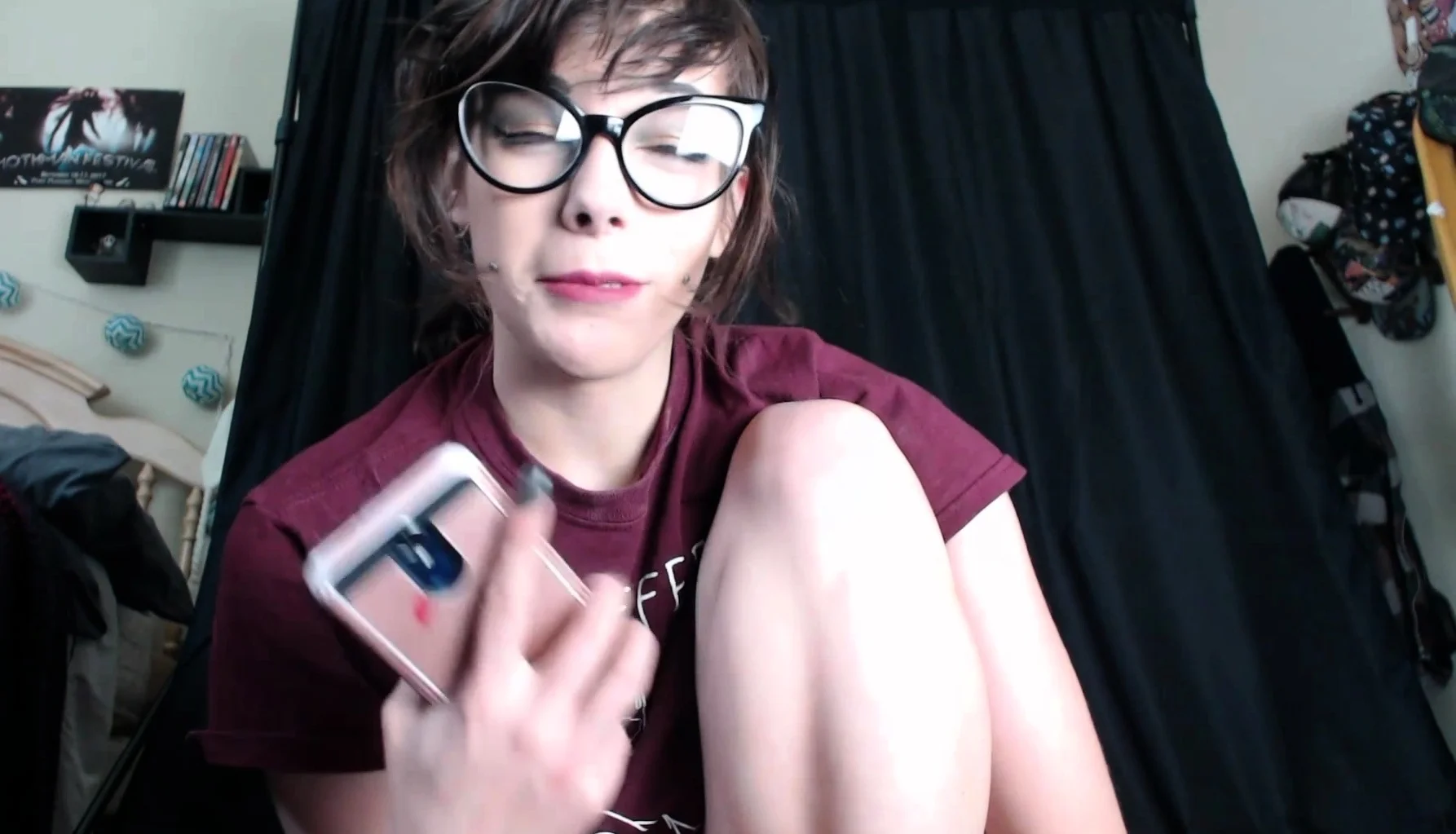 Amateur Webcam Chick Masturbates On Webcam More at