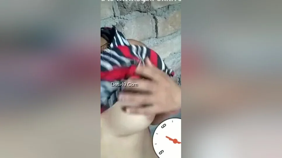 Today Exclusive -desi Village Girl Shows Her Boobs