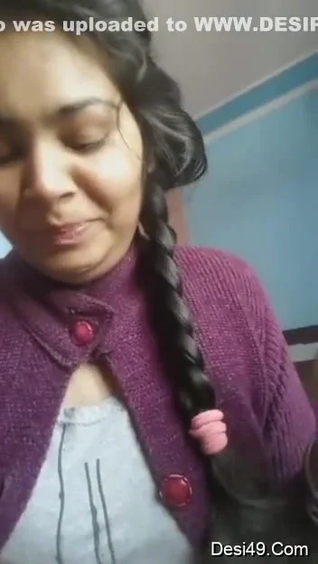 Today Exclusive- Sexy Desi Chick Shows Her Pussy