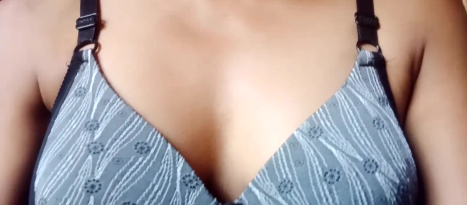 Beautiful Indian Desi Woman Hottest Video 16