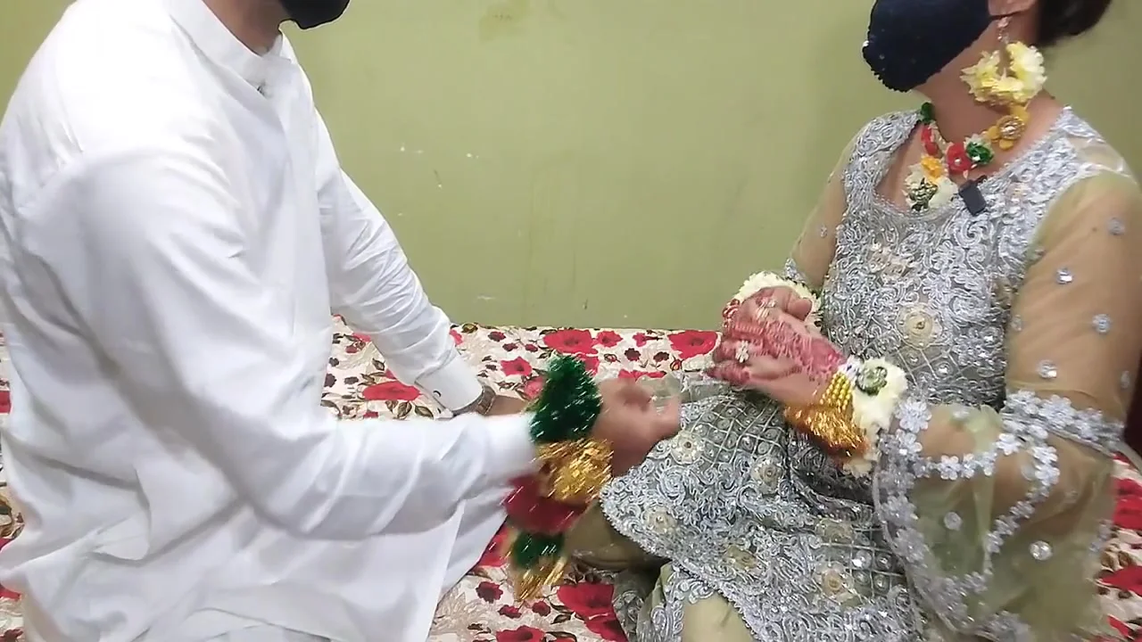 Indian Desi Girl Fucked Hard Before Her Wedding Beautiful Hot Girl Ko Mehndi Wali Raat He Chod Diya