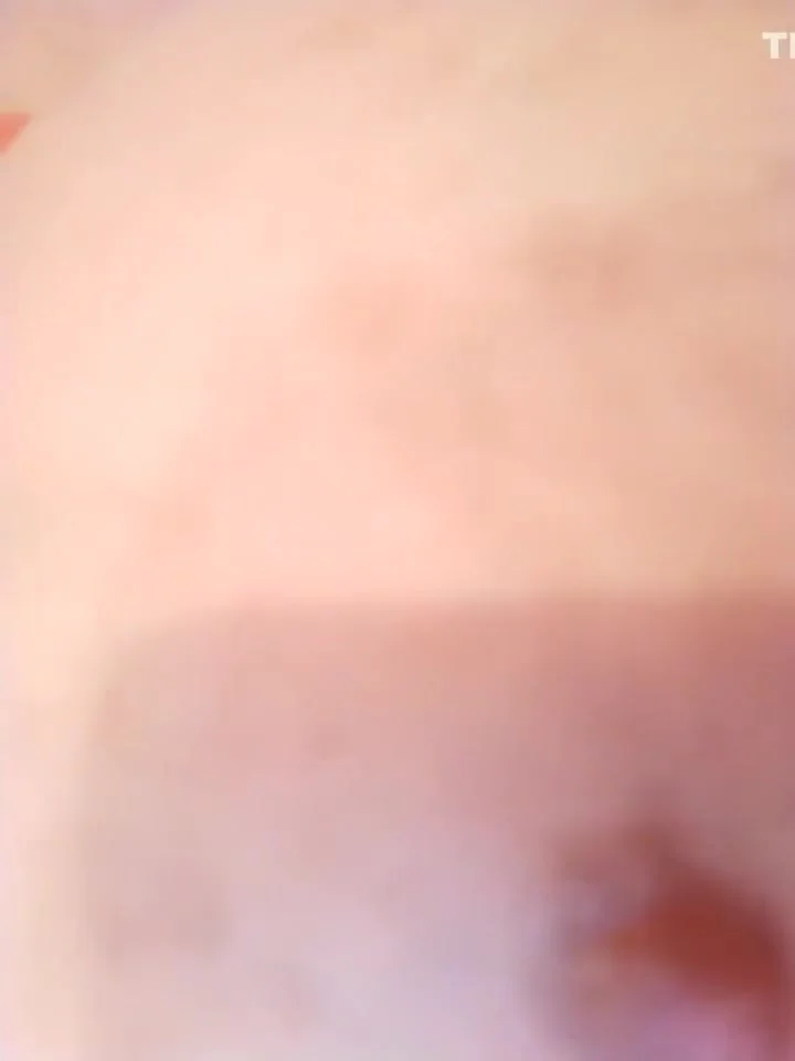 بغيت ليرضع بزازلي