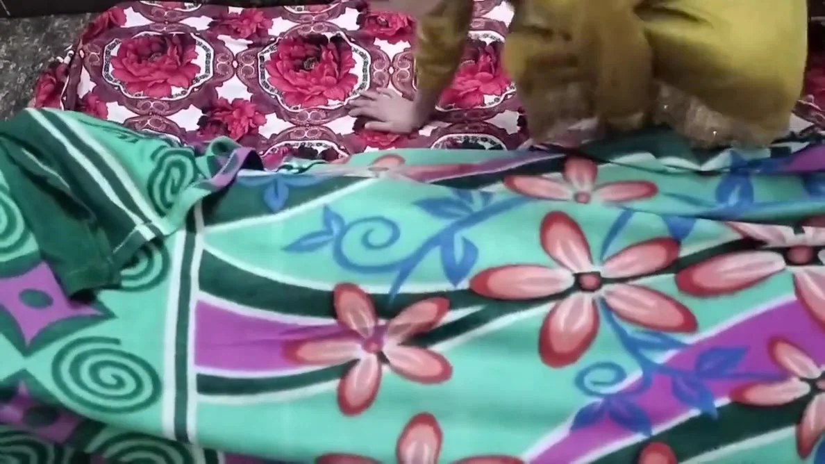 Li Ya - Soye Hue Jija Ji Ka Land Muh Me