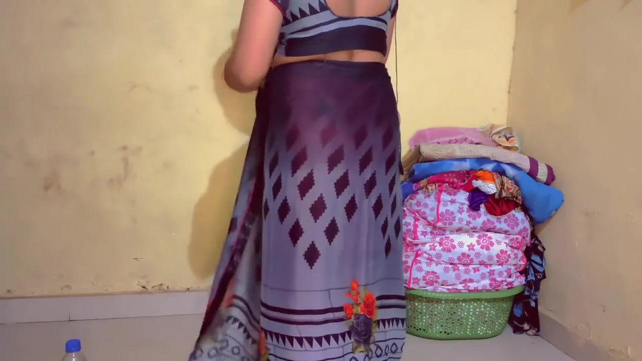 Indian Stepmom Got Fucked By Stepson While Taking Shower