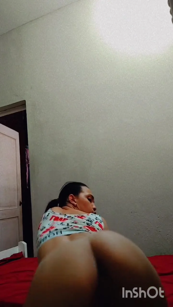 Dominican Chick Dances Naked Until Masturbating