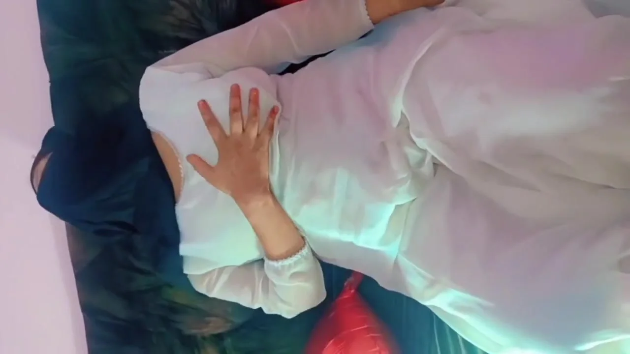 Desi Hot Sexy Bhabhi With Big Booms And Awesome Ass