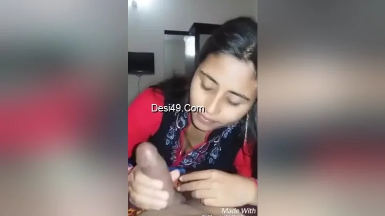 Exclusive- Sexy Look Desi Girl Give Nice Blowjob To Lover