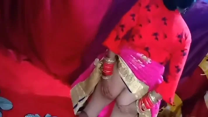 Aaj Mene Apni Bhabhi Ki Sadi Uthakar Khub Gand Mari Hindi Me With Desi Bhabhi