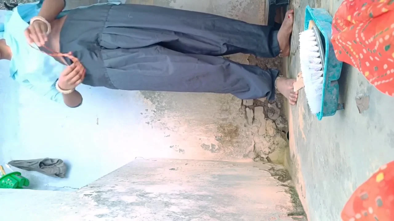 Viral Hot Indian Bath !! Viral Mms. In Mini Squirt !! Triming Pussy