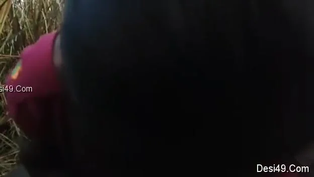 Exclusive- Desi Randi Bhabhi Outdoor Blowjob And Ridding Customer Dick 2