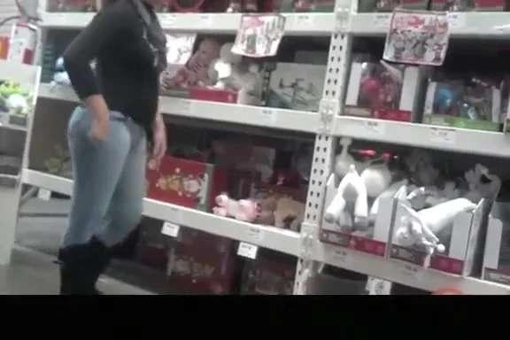 Latin woman wearing tight jeans pants