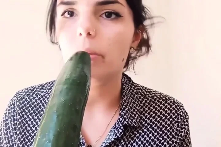 Jessy Asmr - Cucumber Blowjob Onlyfans Leaked Video