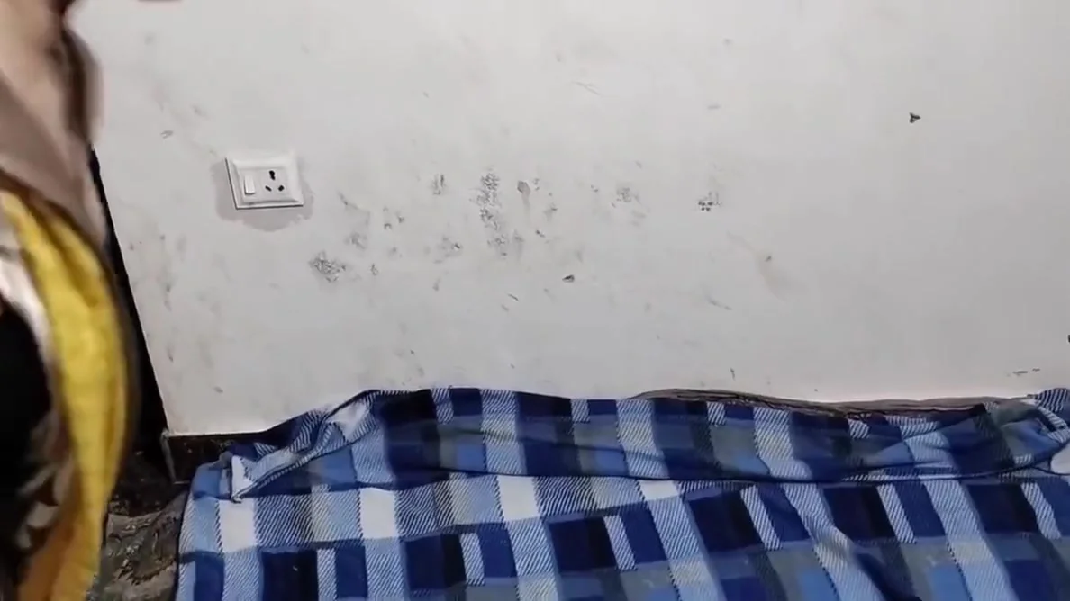 Naukrani Ko Paise Dekar Jabar Dasti Pel Diya