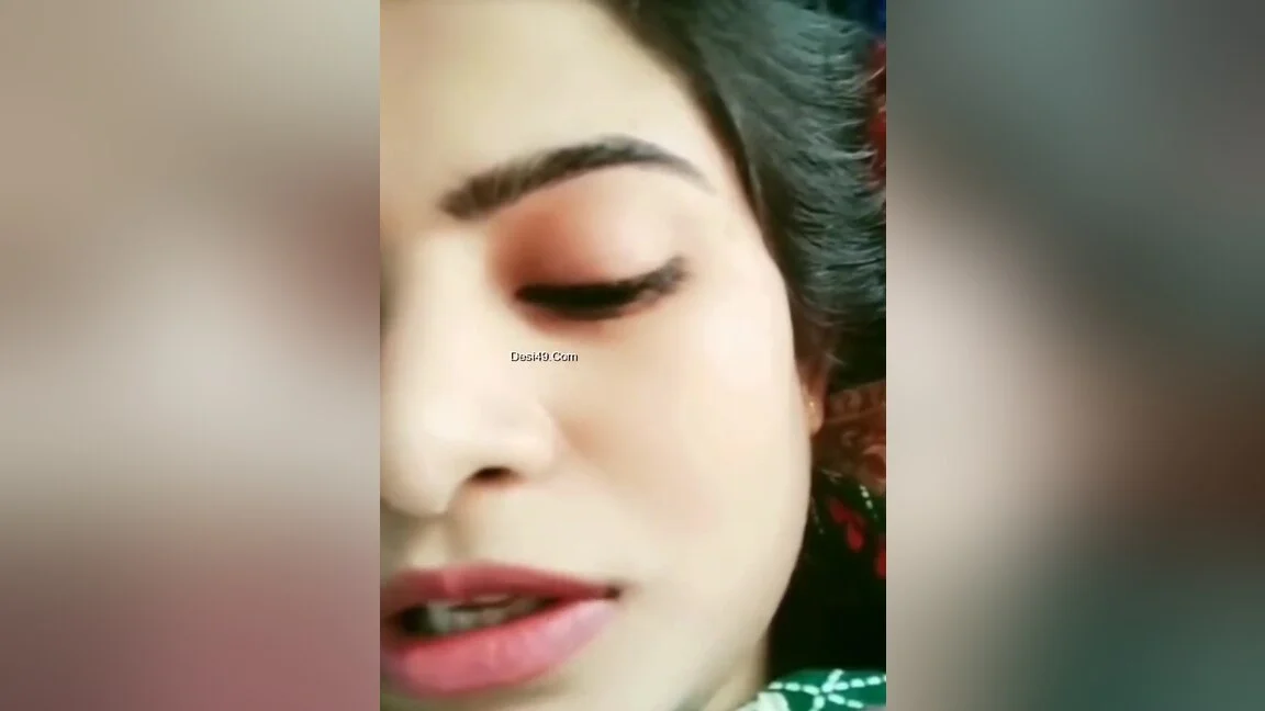 Horny Bangla Girl Shows Her Boobs And Pussy