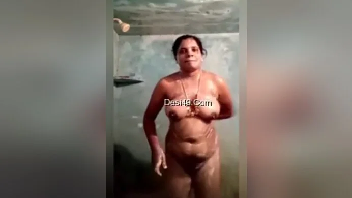 Today Exclusive- Tamil Bhabhi Record Her Bathing Video 3