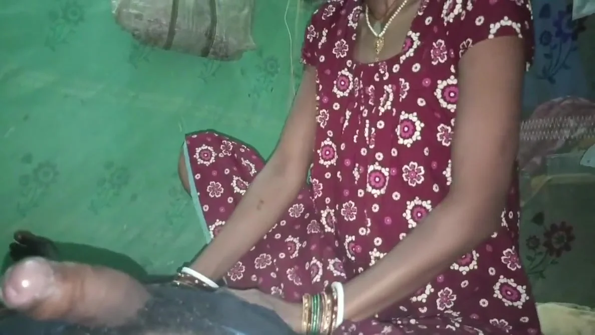 Malish Kar Rahi Thi Achank Land Khda Ho Gya