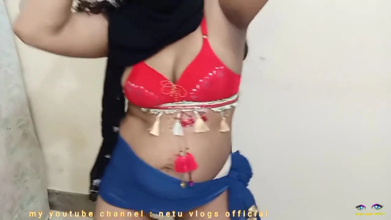 Beautiful Indian Slut In Hijab Erotic Dance In India Homemade