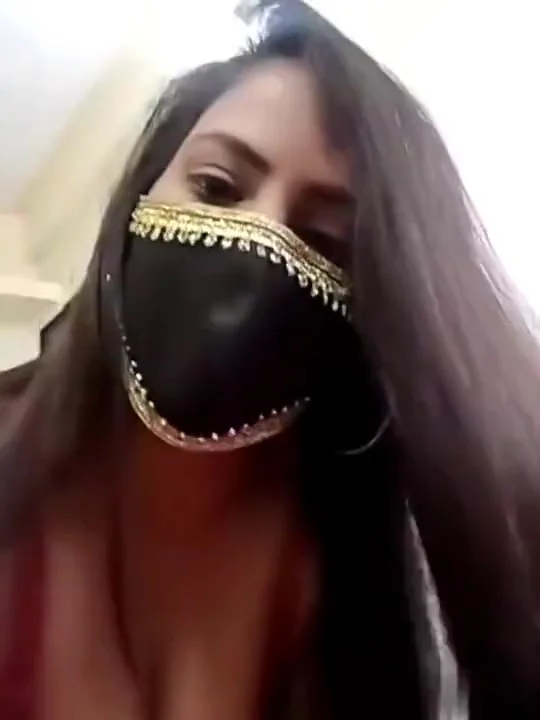 Sexy Desi Bhabhi Seema’s Hot Boobs And Pussy