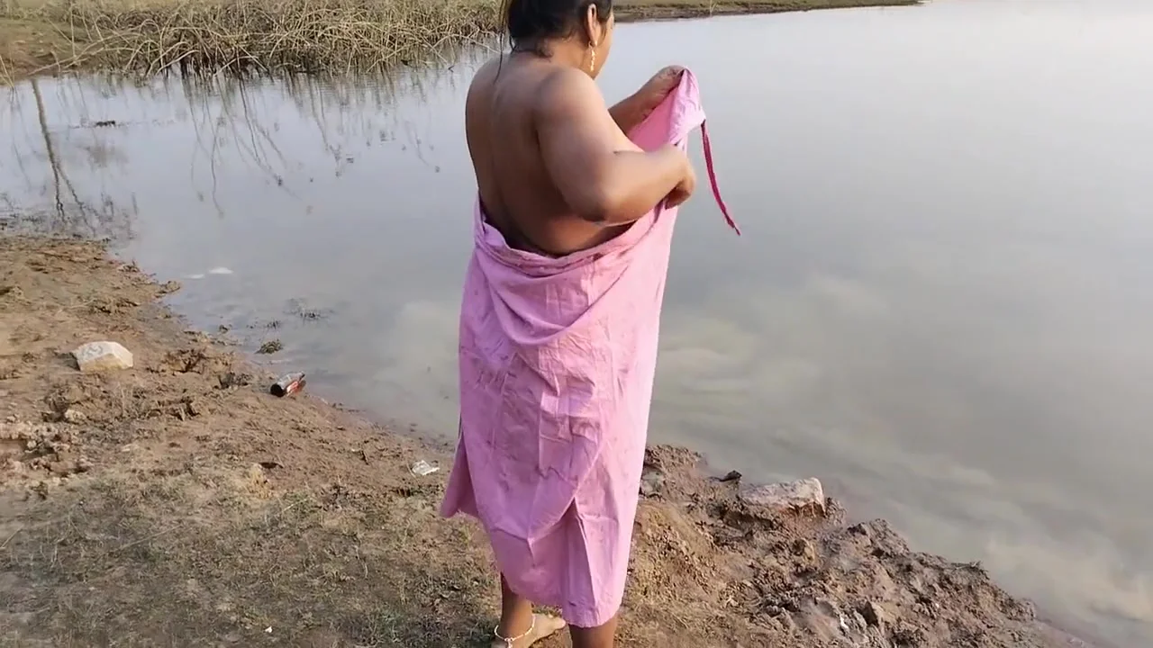 Hot Desi Sexy Bhabhi Girl Shows Sexy Boobs By Doing Bath Show In Outdoor, Also Roams In Forest