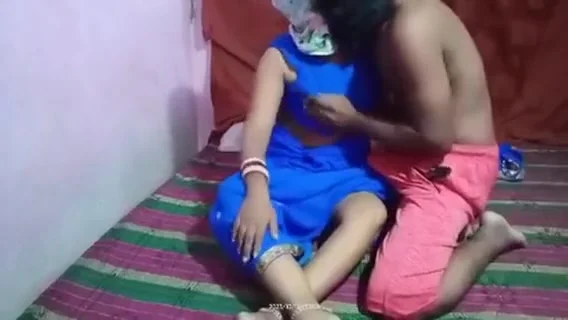 Indian Housewife Ke Saath Kiya Romance