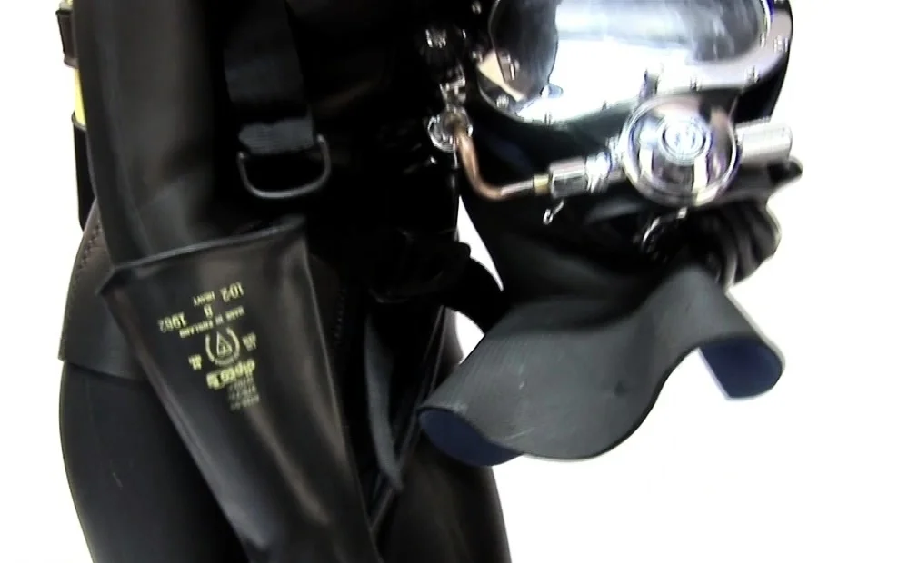 Solo fetish hoe toys her pussy with cucumber and loves it