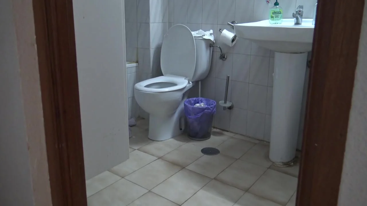 Muslim Arab Wife Lets African Immigrant Cum In Her Mouth