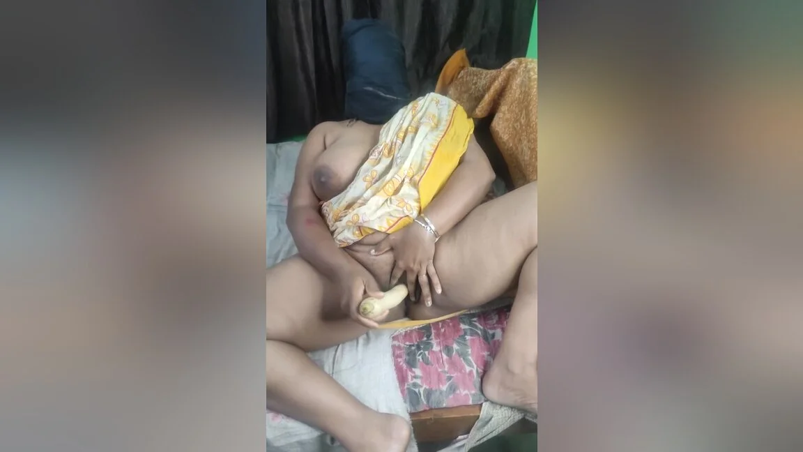 Indian Hot Bhabi Fingering Her Pussy With Oils