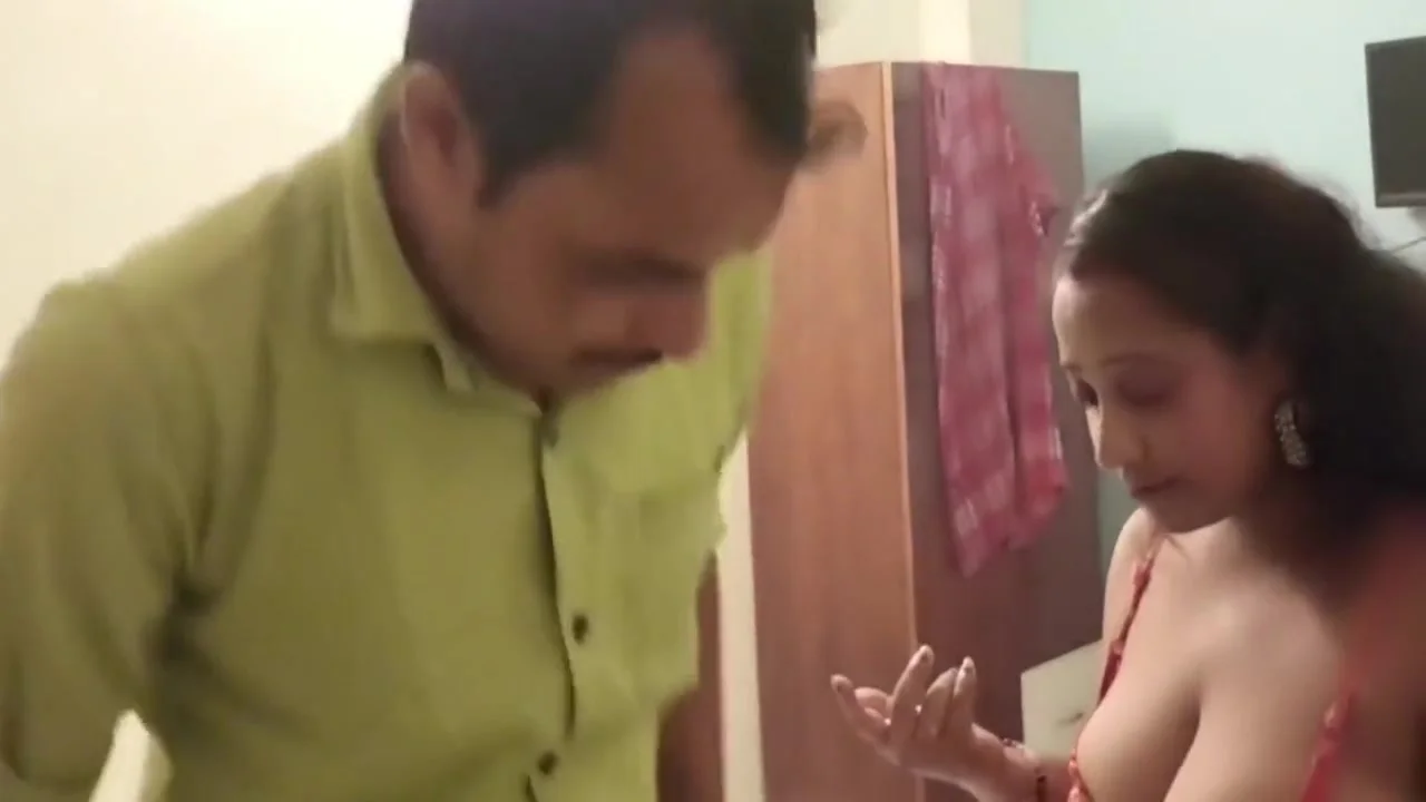 Ac Repair Karne Aaya Tha Bhabhi Ko Pel Diya