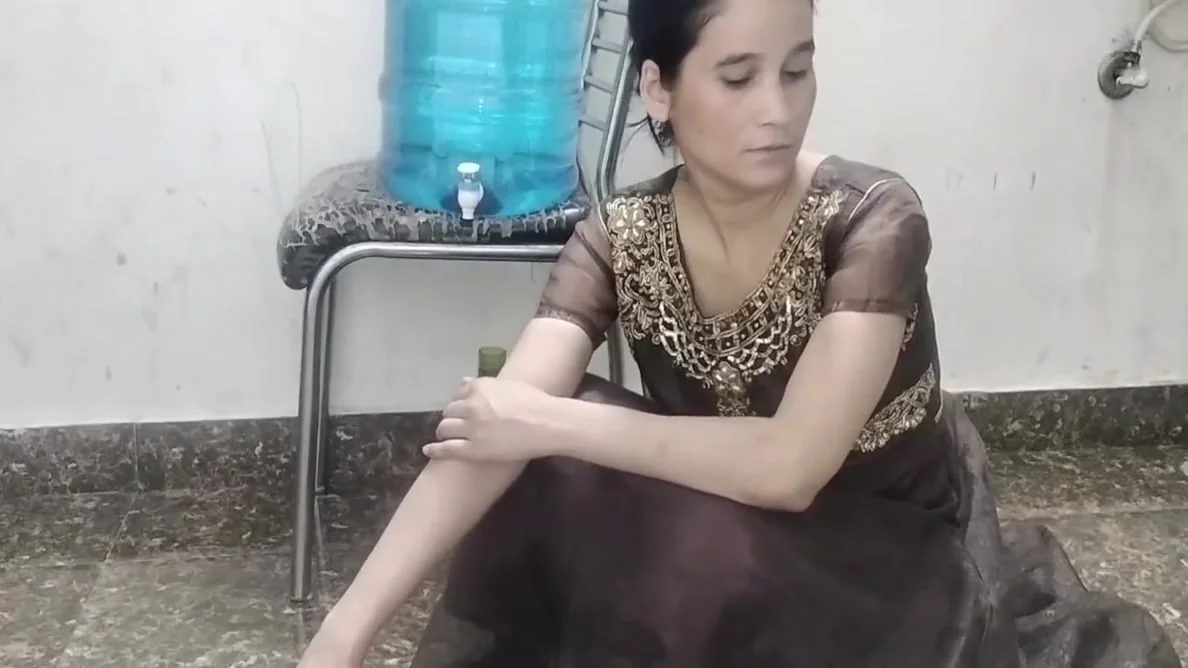 Stepsister Ko Paise Dekar Jabar Dasti Doodh Daba Kar Pela