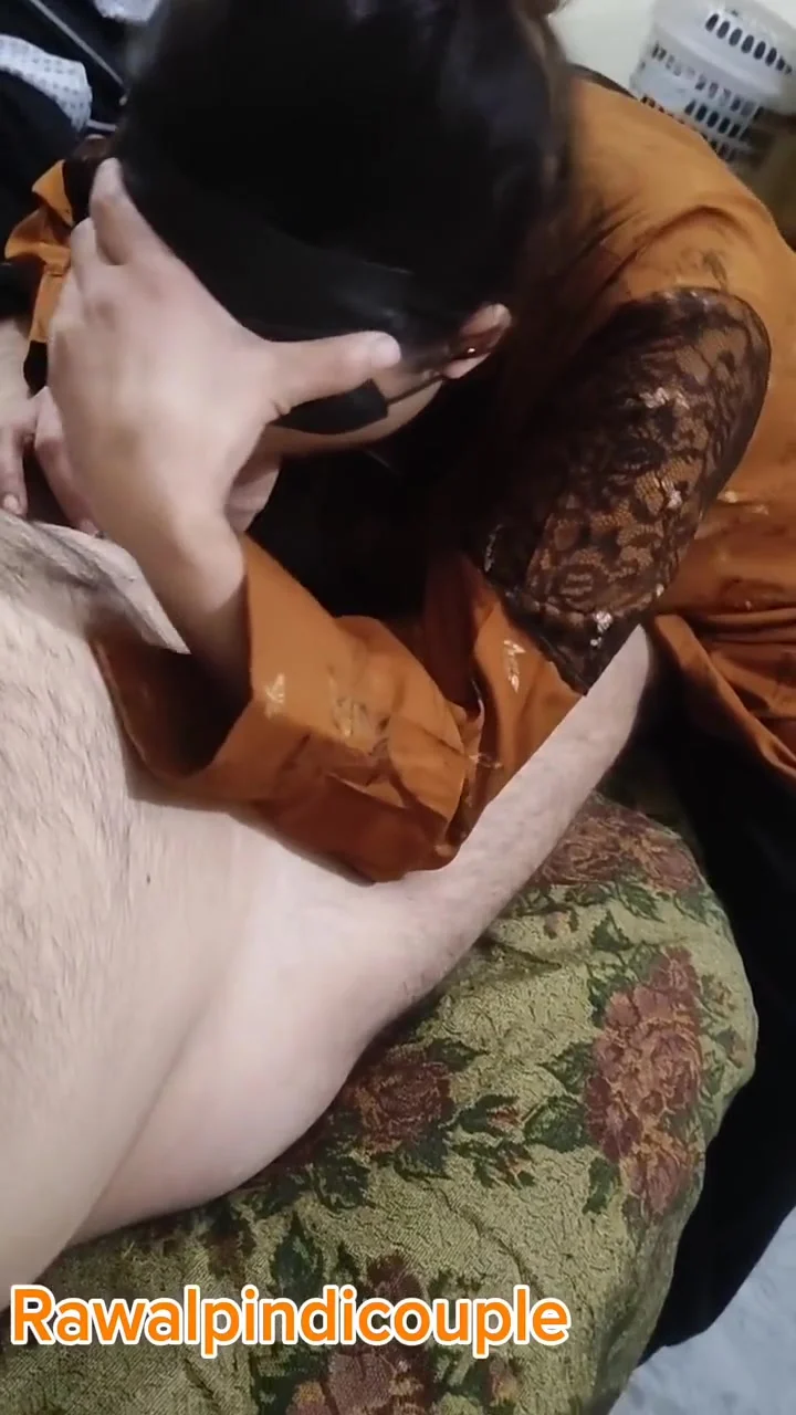Pakistani Nokrani Ke Sath Sex Kiya