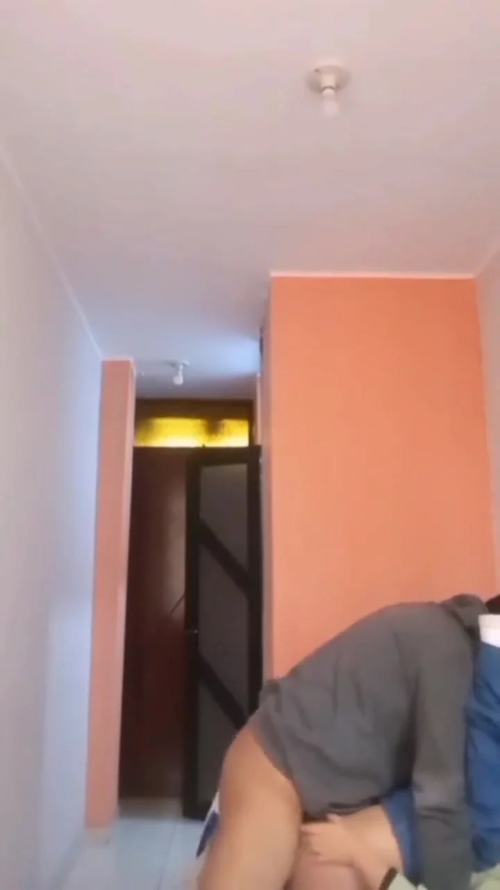 No La Termino De Desnudar Y La Penetro Y Le Gusto Mucho Que Ella Misma Se Sube En Mi Ensima