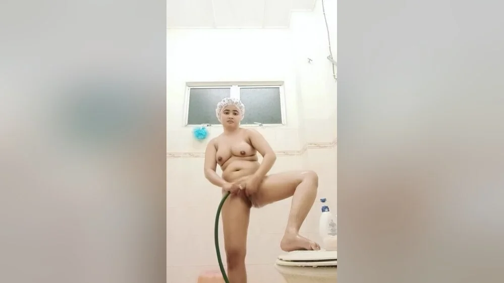 Today Exclusive- Sexy Desi Girl Showing Her Nude Body 2