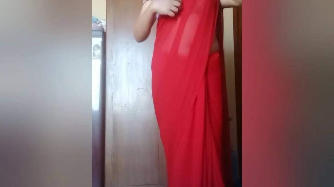 Girl In Saree Masturbate