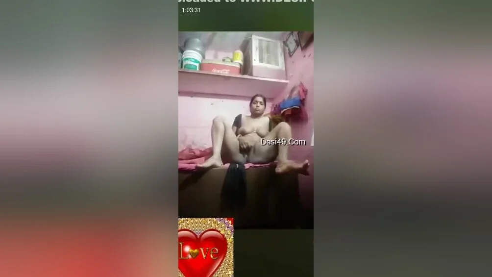 Horny Desi Bhabhi Shows Her Boobs And Masturbating 6