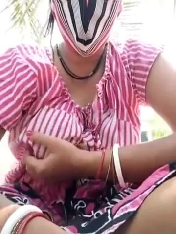 Cute Indian Bhabi Showing Pussy Outdoor