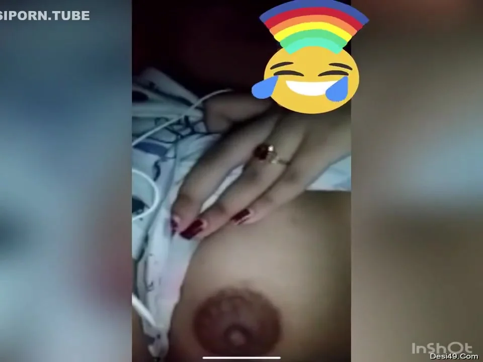 Today Exclusive- Cute Desi Girl Showing Her Boobs On Video Call