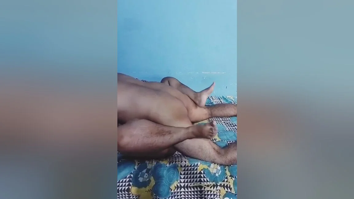 Bhabhi Fucked When Her Husband Go To Market