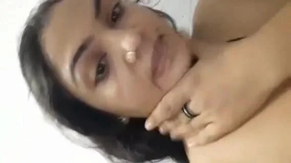 Bhabhi In Bathroom Making Full Naked Selfie Video