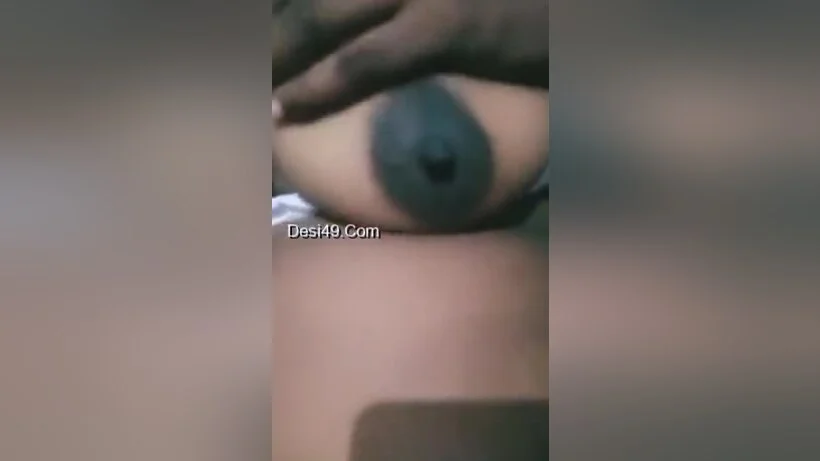 Today Exclusive- Desi Bhabhi Showing Her Boobs And Wet Pussy 2