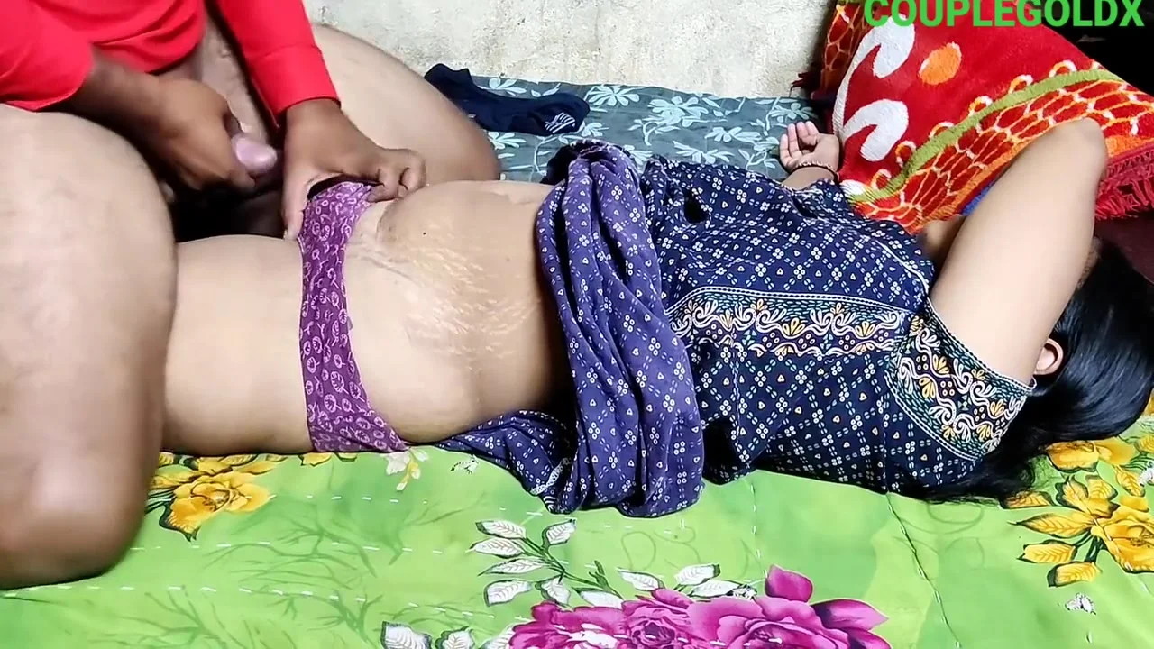 Chup Chap Soi Hui Komal Ko Gaja Ke Choda