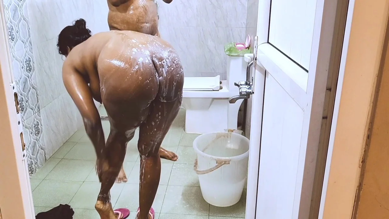 Indian Tamil Girl In Hotel Bathroom Sex With Room Boy
