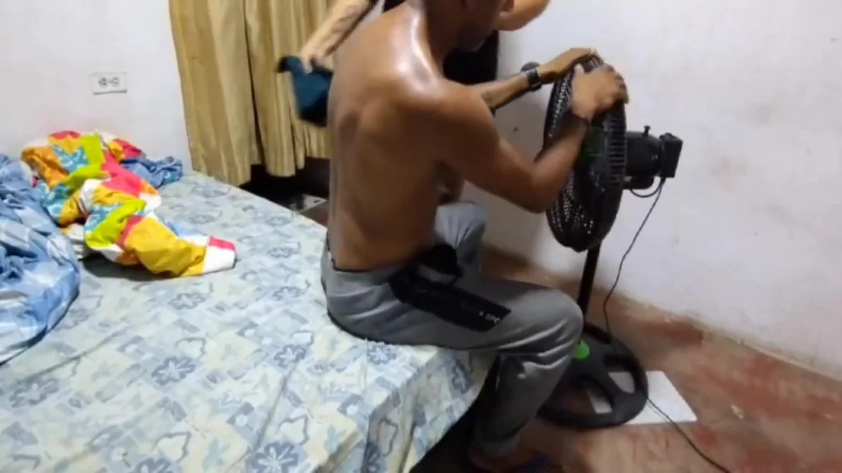 I Look For My Neighbor To Help Me And Seduce Him To End Up Fucking Me With His Big Cock In My Big Pussy